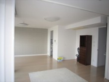 美しい陰影と映像機器がデザインされた理想の空間 美しい陰影と映像機器がデザインされた理想の空間